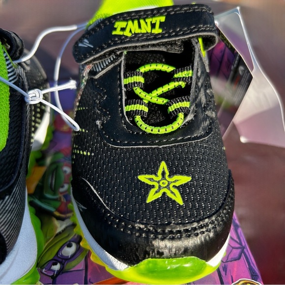 Nickelodeon Ninja Turtle Light up Sneakers - Picture 5 of 6
